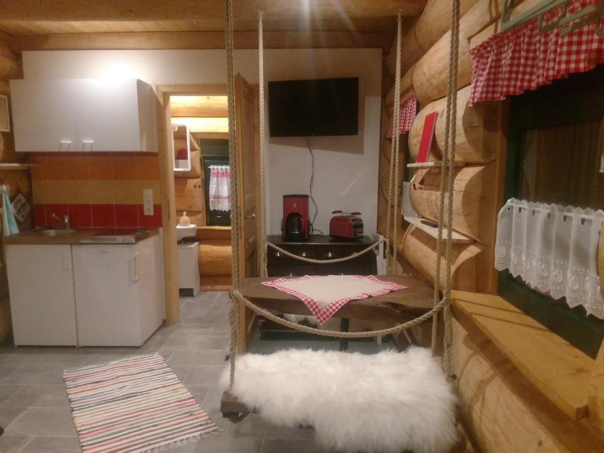 Ferienwohnungen Blockhaus - Zwergenhaeusl Grünau im Almtal Eksteriør billede